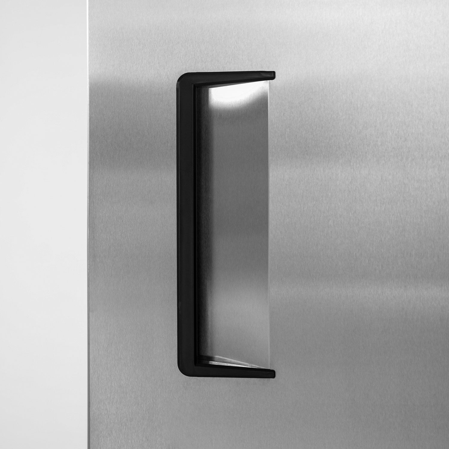 Congelador comercial vertical ORIKOOL de 27" en acero inoxidable, 1 puerta sólida, 23 pies cúbicos.