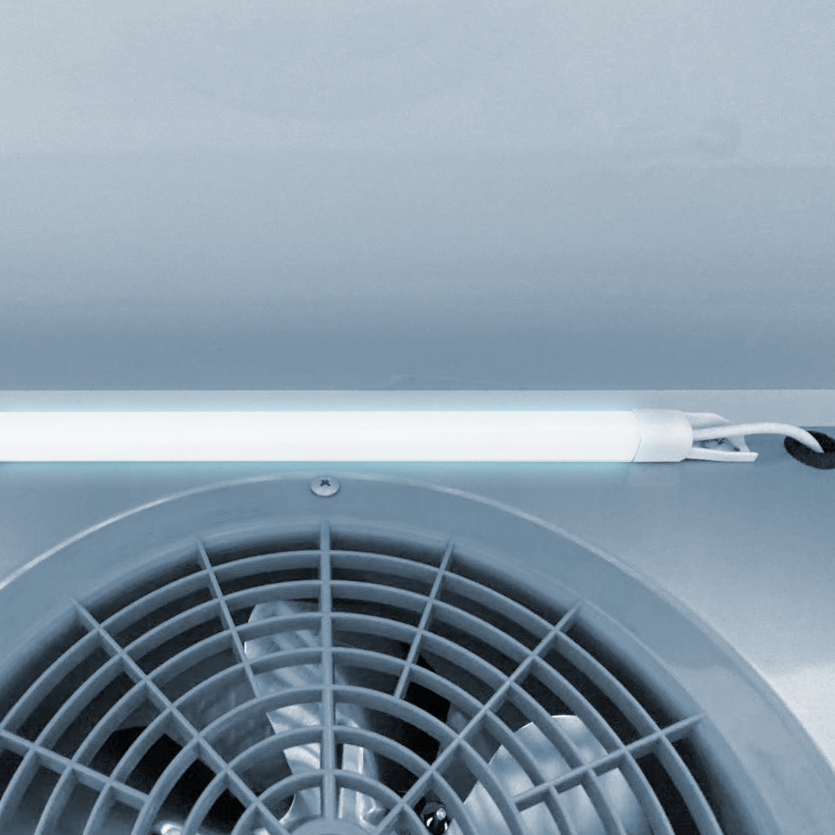 Refrigerador comercial ORIKOOL de 27" de acero inoxidable, 1 puerta sólida, 23 pies cúbicos.