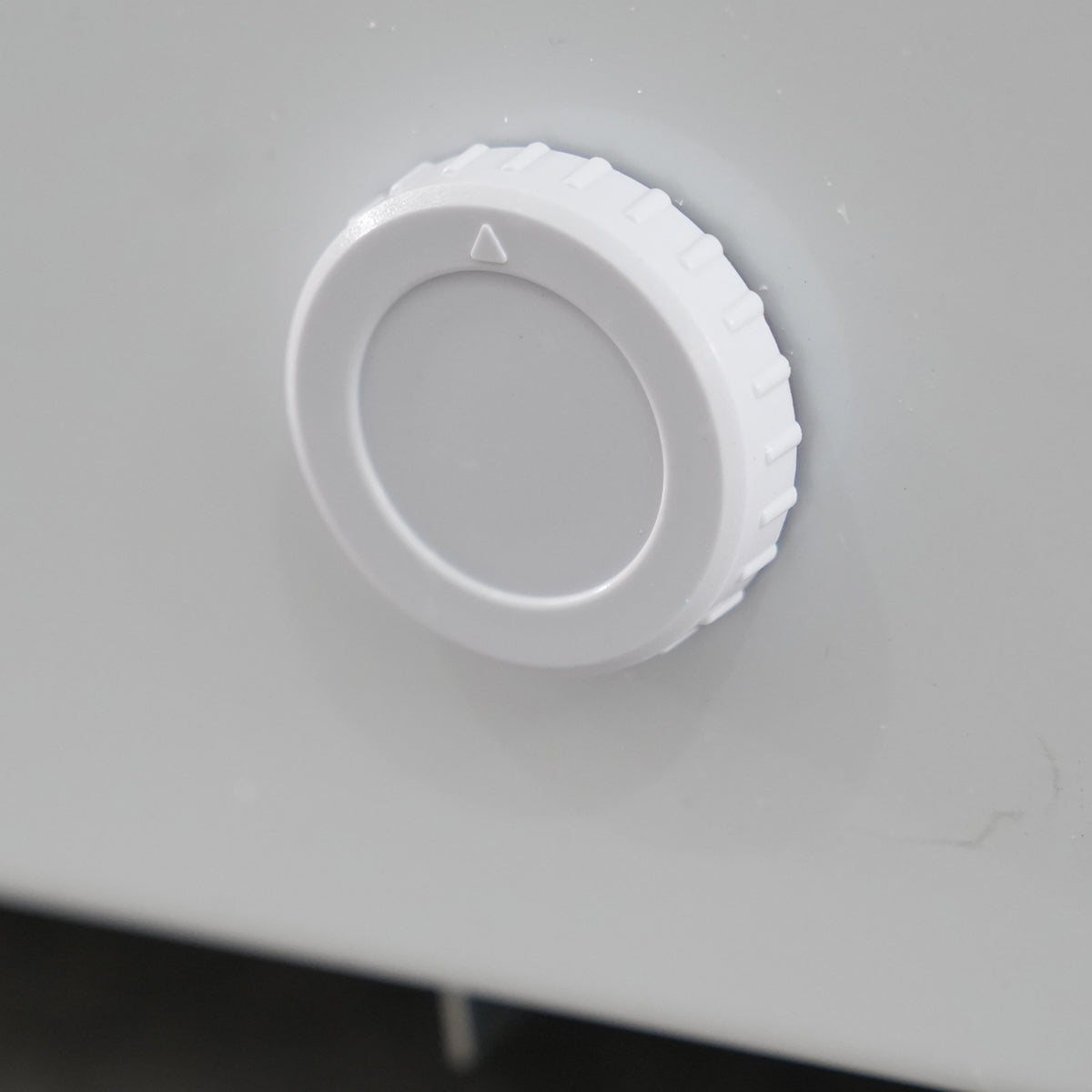 (Usado) Congelador horizontal comercial ORIKOOL de 71''W con tapa sólida, 20.1 pies cúbicos, color blanco